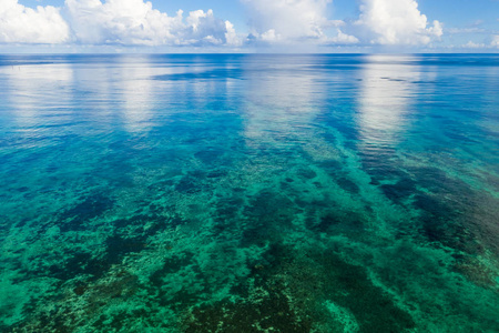 石垣岛白天的海景