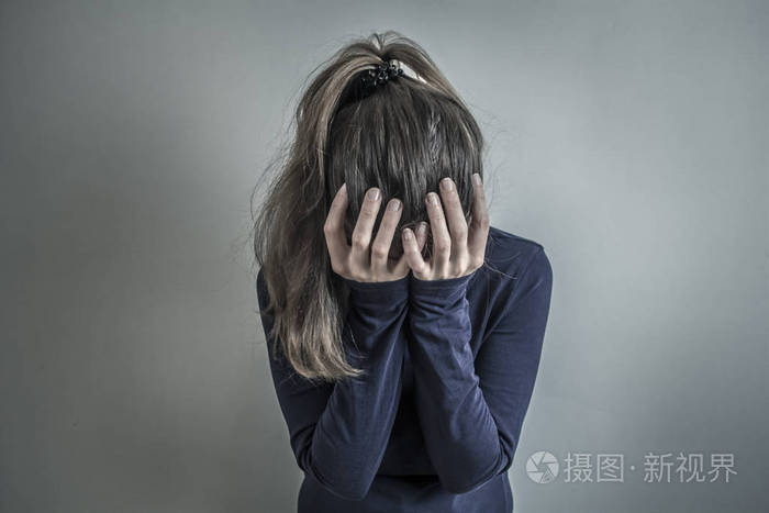 对一个女人很沮丧.照片-正版商用图片13lltv-摄图新视界