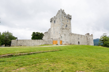 爱尔兰的风景。 基勒尼国家公园城堡