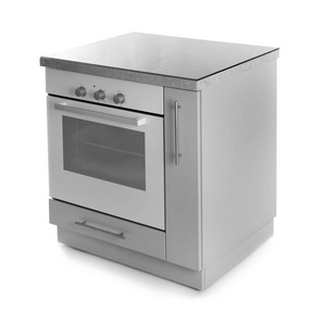 白色背景上的现代电烤箱。 厨房用具