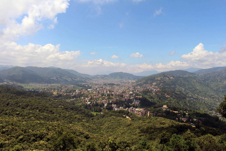 加德满都山谷的景色，从杜利克尔看到，经过一次短暂的徒步旅行。 摄于尼泊尔2018年8月。