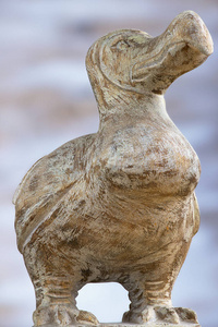 来自毛里求斯岛的木制渡渡鸟的典型纪念品。 渡渡鸟是一种灭绝的无飞鸟，是毛里求斯岛特有的。