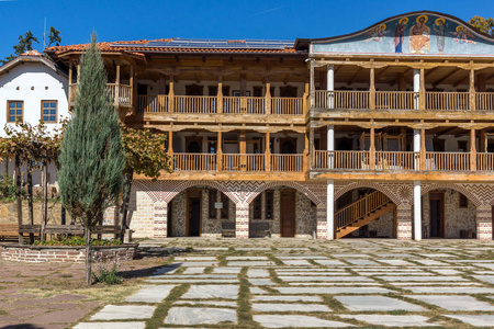 保加利亚圣科兹马和达米扬珀尼克地区的中世纪塔尔诺戈斯基修道院