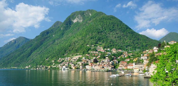 伦巴第italian湖泊科莫湖的Colonno全景