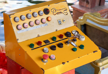 旧的控制面板纹理与大量的按钮