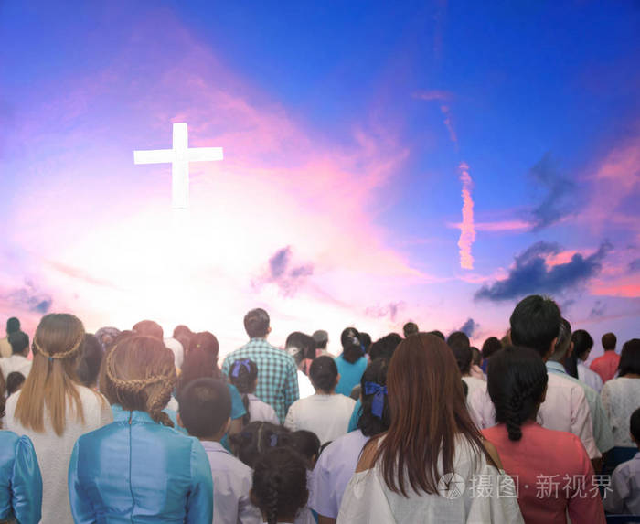崇拜和赞美的概念一个人举手