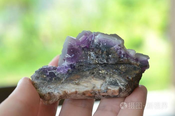 紫色萤石天然水晶美丽萤石为网格! 保护稳定接地巫术 ..