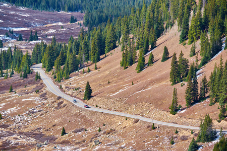 科罗拉多州高速公路，积雪覆盖，岩石山脉，美国