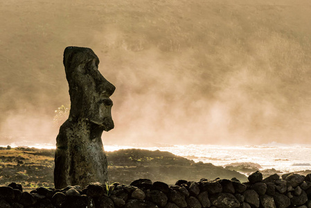智利复活岛胡通日基的莫艾斯图片