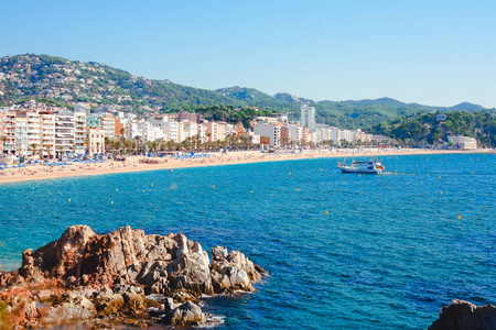 西班牙。 美丽的景观海滩的勒雷特德马尔。 水平水平