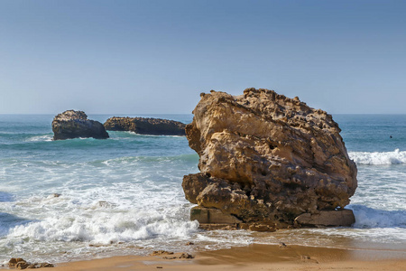 法国比亚里茨比斯开湾的岩石