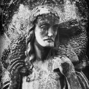 耶稣基督好牧人古雕像的碎片，细节
