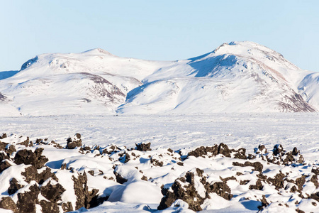 波尔格内斯冬天的景色，这是一个小镇，位于冰岛博尔格夫乔杜尔海岸的半岛上