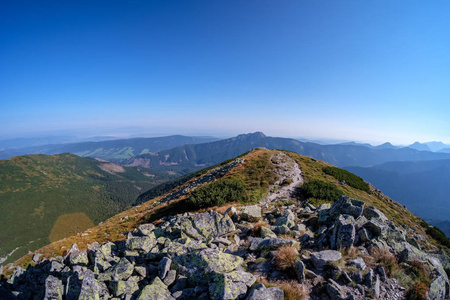 西卡帕西亚山脉有旅游徒步旅行小径。 斯洛伐克