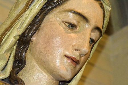 玛丽也叫拿撒勒的玛丽是耶稣的母亲。