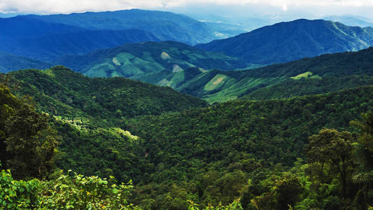 泰国南省山区景观。