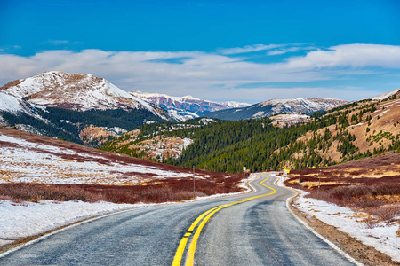 科罗拉多州高速公路，遥远的美国有多岩石山脉