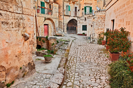 意大利风景如画的古老小巷，被称为萨西迪马塔的城市，欧洲文化之都，2019年
