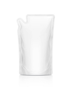 空白包装白色填充袋隔离在白色背景与裁剪路径准备产品设计