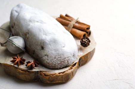圣诞节传统的水果面包蛋糕节日甜点和杏仁蛋糕供寒假使用