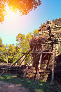 banteaykdei寺是高棉古寺，位于柬埔寨复杂的吴哥窟中，夏天收获柬埔寨