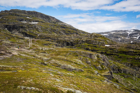 挪威山上美丽的风景，正在前往特罗通加