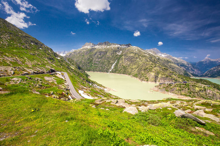 格里姆塞尔通过瑞士欧洲。 grimselpass是瑞士穿越伯尼斯阿尔卑斯山的山口