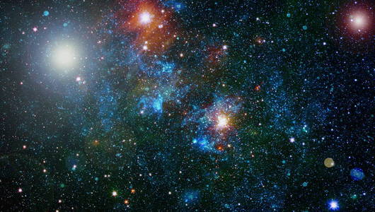 深空的螺旋星系。 这幅图像的元素由美国宇航局提供。