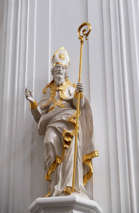 沃尔茨堡大教堂圣伯查德雕像，献给德国圣基利安巴伐利亚