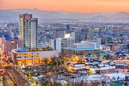 东京，日本市中心城市天际线..