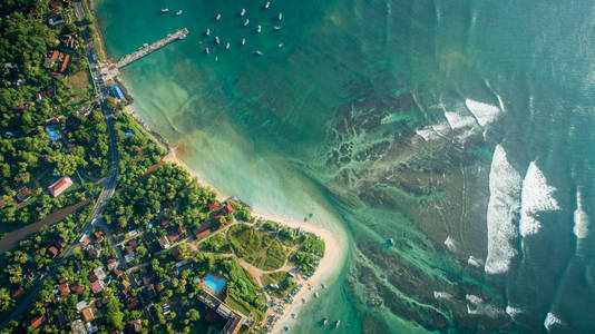 斯里兰卡渔夫村美丽海景鸟瞰图