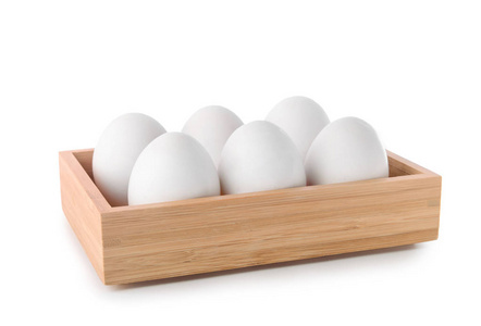 白色背景鸡蛋木箱