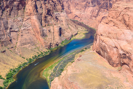 大峡谷与科罗拉多河位于亚利桑那州页面的观点马蹄弯美国