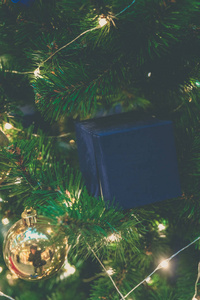 圣诞杉木礼品盒。 铭文的地方。