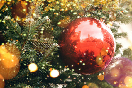 圣诞装饰品圣诞树上的红球