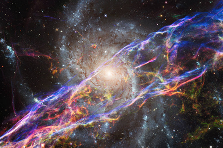 在深空的某处美丽的星系。科幻壁纸。美国宇航局提供的这幅图像的元素
