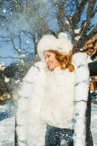 寒假。 冬天快乐的女人，白雪公主肖像