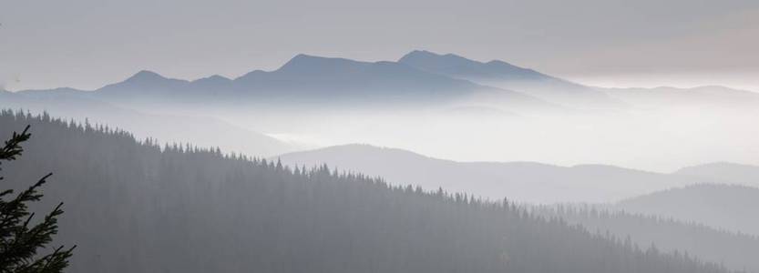 乌克兰塞武利亚卡帕西山迷人景观的风景