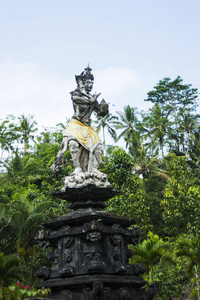 印尼老传统恶魔守卫雕像印度教建筑巴厘岛传统恶魔守卫雕像