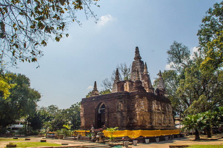 瓦切特约特WatJed Yod或瓦塔拉姆马哈维哈拉Wat PhotaramMahaVihara是一座公共佛教寺庙，