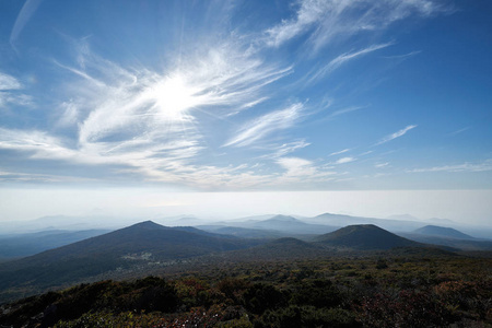 通往韩国济州岛的哈拉桑山。