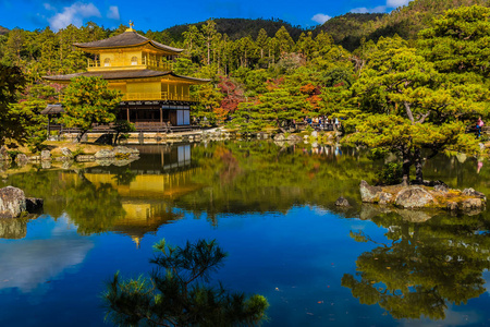 美丽的金阁寺，拥有日本京都的黄金地标