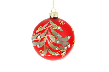 红色和金色闪闪发光的圣诞彩带，带有圣诞树图案，镶嵌着玻璃珠宝，与白色隔离