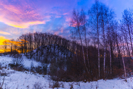 冬天和明亮的日落，美丽的自然