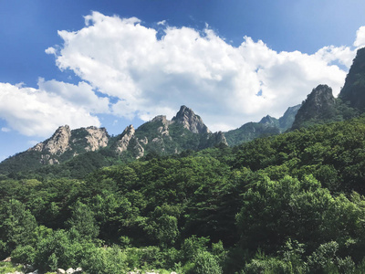 西拉克山国家公园美丽的山。 夏天。 韩国