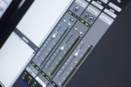 录音室音频计算机编辑混合程序声音控制音乐和声音生产。