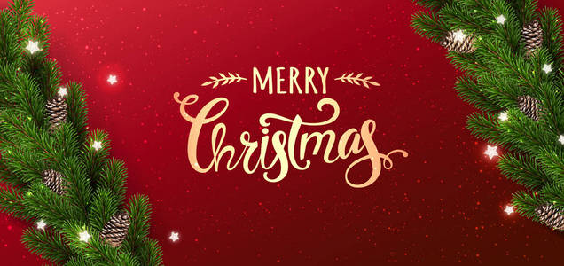 金色圣诞快乐的文字在红色背景与花环的圣诞树树枝星星。 圣诞节和新年卡。 矢量插图