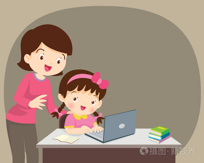 孩子们在工作笔记本电脑,妈妈为一些有笔记本电脑的孩子感到高兴.