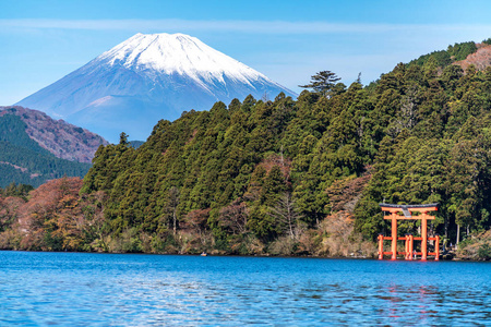 富士山和阿西湖，秋天有哈肯寺和观光船