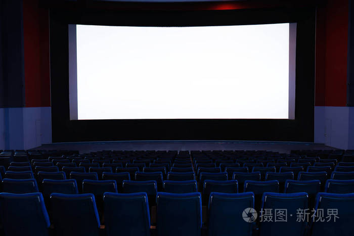 空电影院,有大屏幕和舒适的椅子. 文本空间